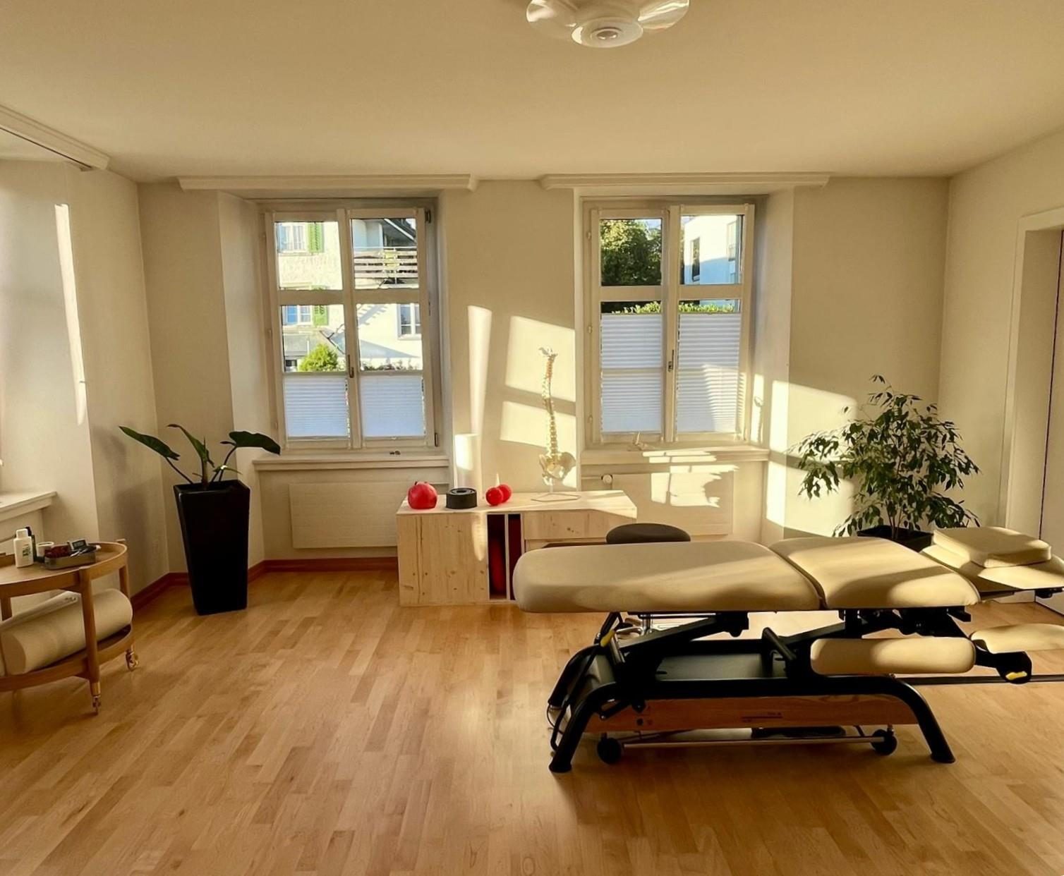 Behandlungsraum der Praxis Impuls Massage an der Seehofstrasse in Uttwil